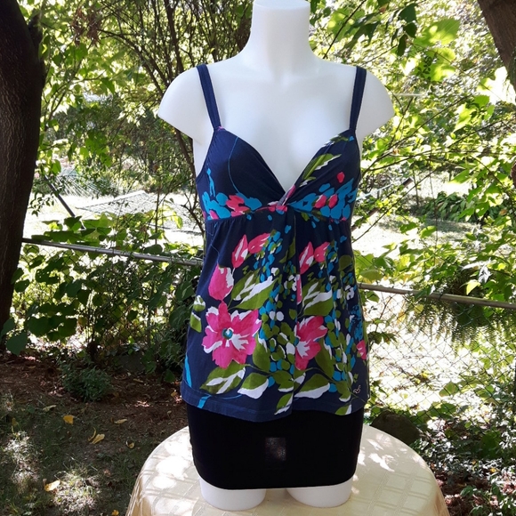 Hollister Floral pattern tank top size M